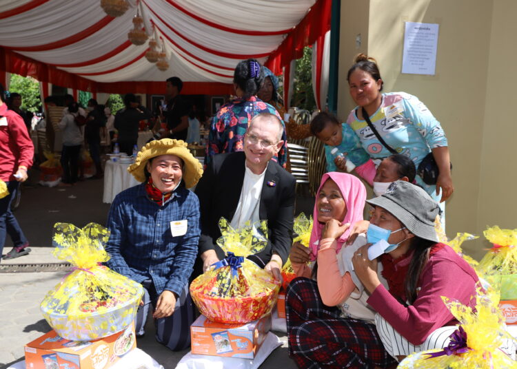 ​Church in Phnom Penh invites poor, ill and garbage collectors to advent feast
