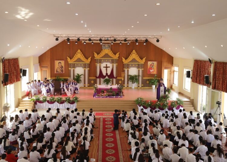 Cambodian bishop tells Catechumens to pray, be compassionate and serve