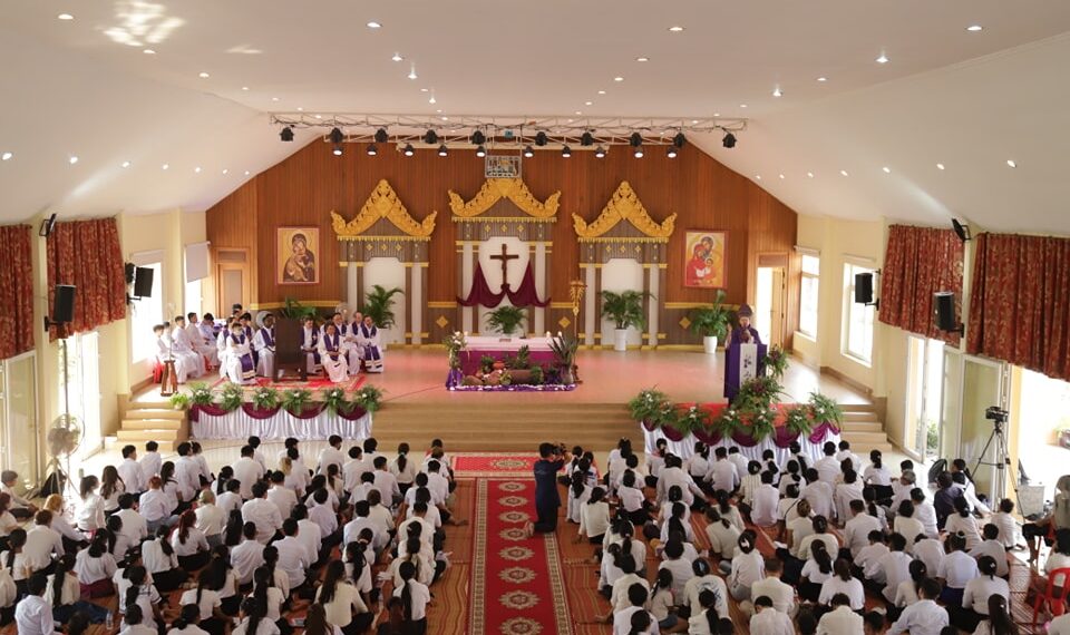 Cambodian bishop tells Catechumens to pray, be compassionate and serve